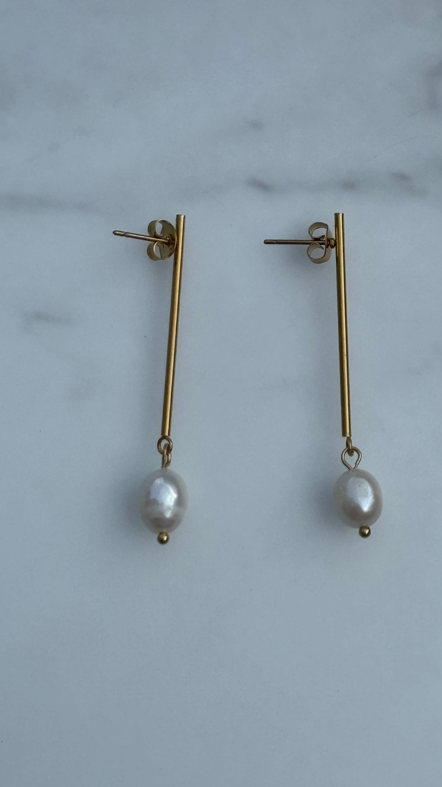 Stabohrringe mit Perle