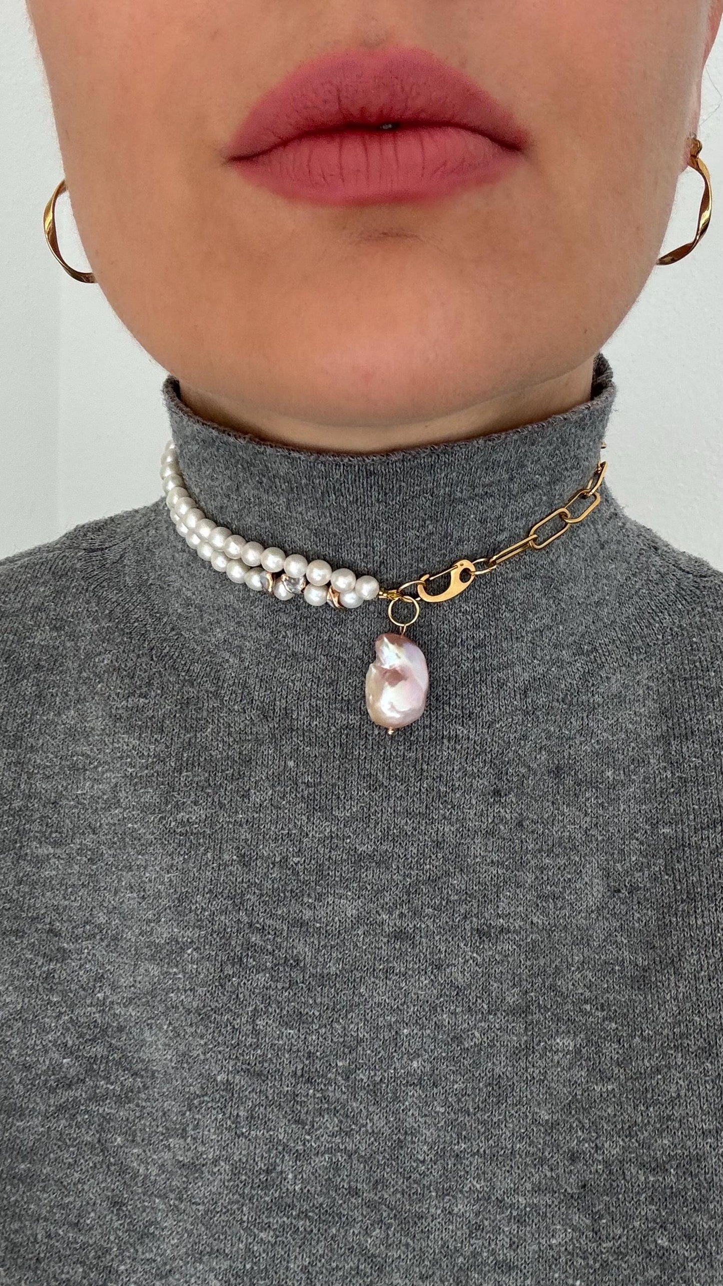 Perlenkette „Monica“ aus Süsswasserperlen & Barockperle | 18 Karat vergoldet | wasserfest