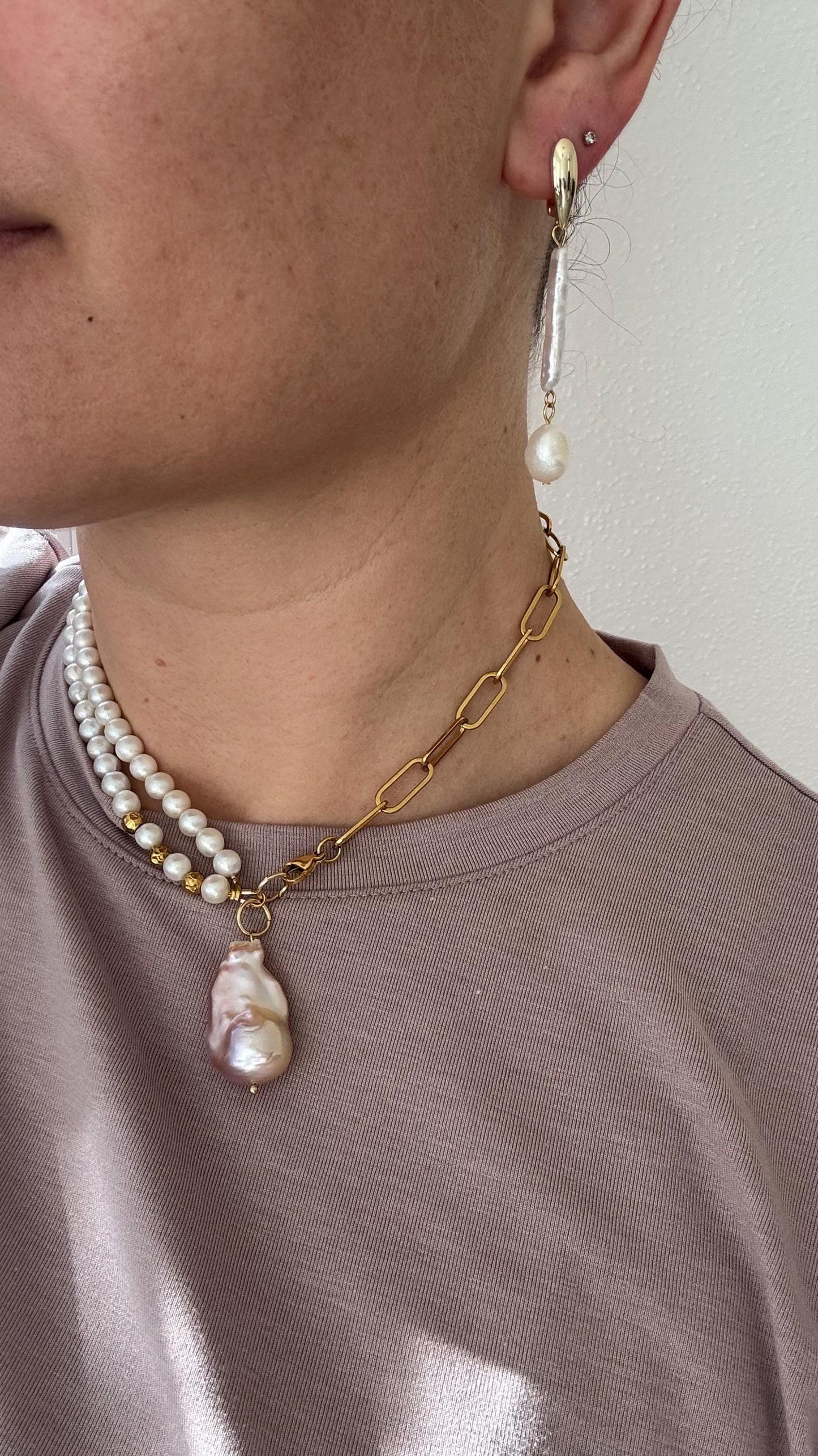 Perlenohrringe „Elli“ 18 Karat vergoldetes 925 Silber | wasserfest und nickelfrei
