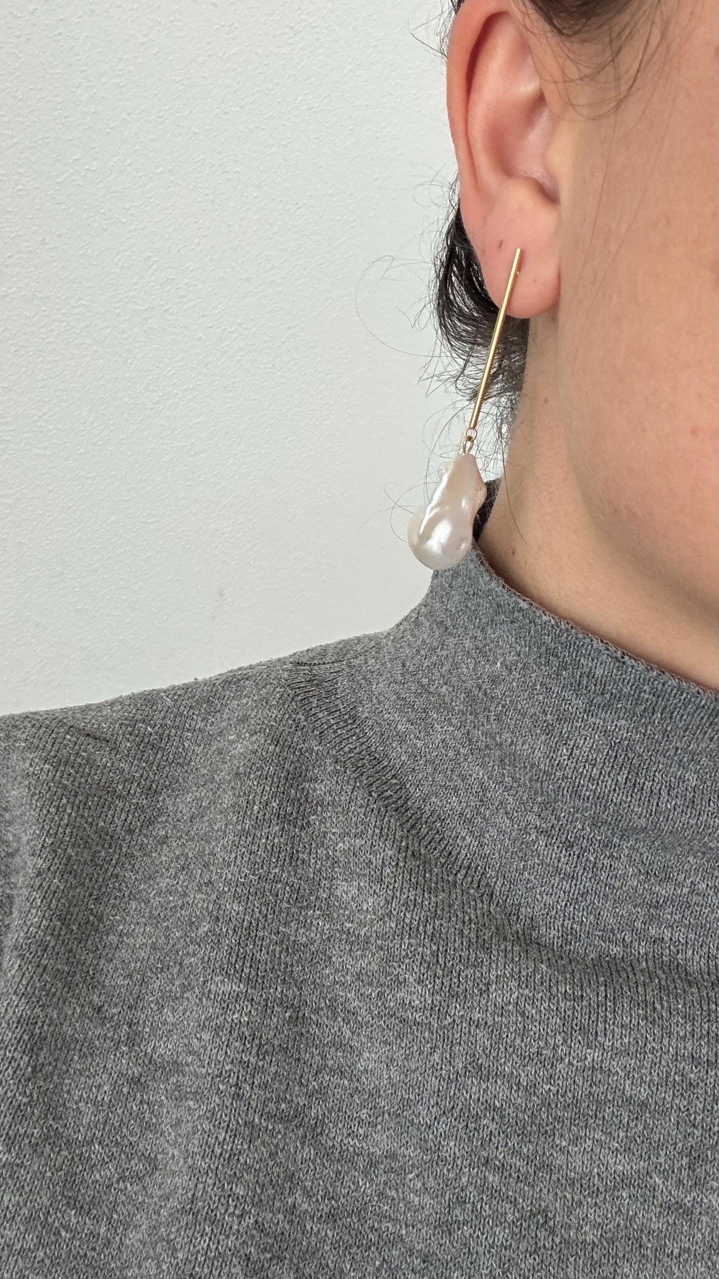 Hängeohrringe mit Barock Perle | 18 Karat vergoldet | Edelstahl | wasserfest & nickelfrei