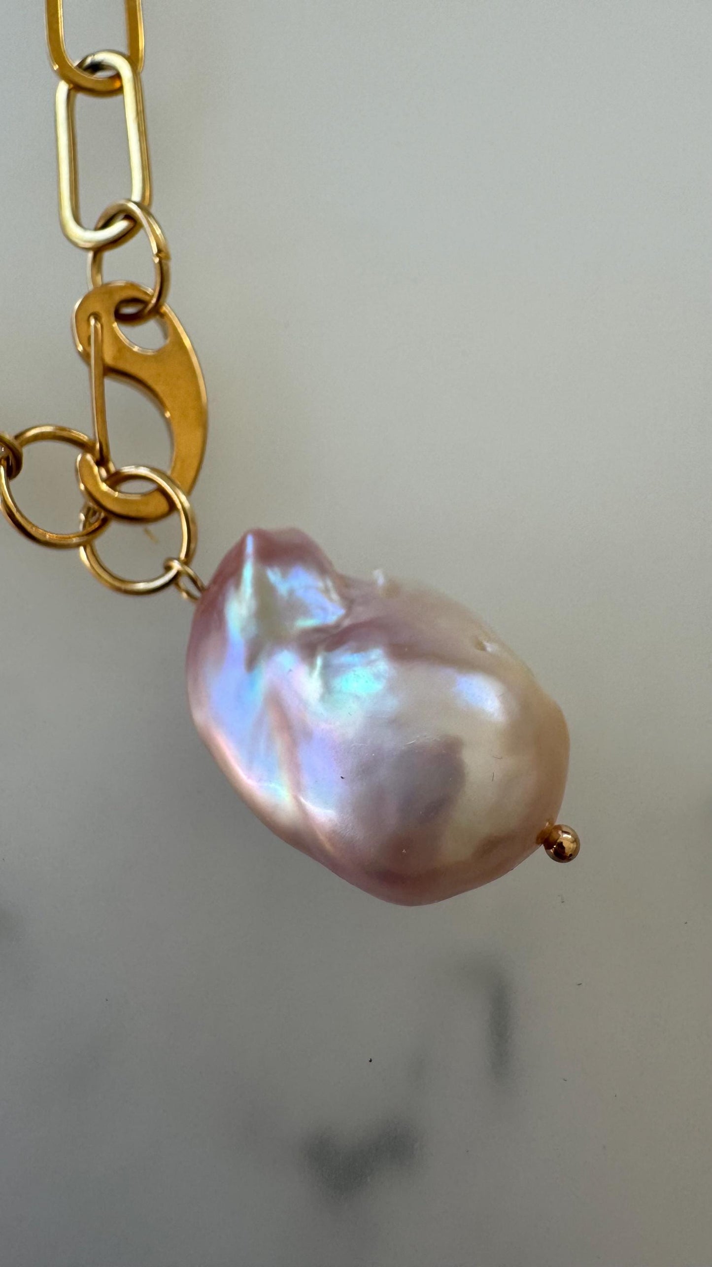 Perlenkette „Monica“ aus Süsswasserperlen & Barockperle | 18 Karat vergoldet | wasserfest