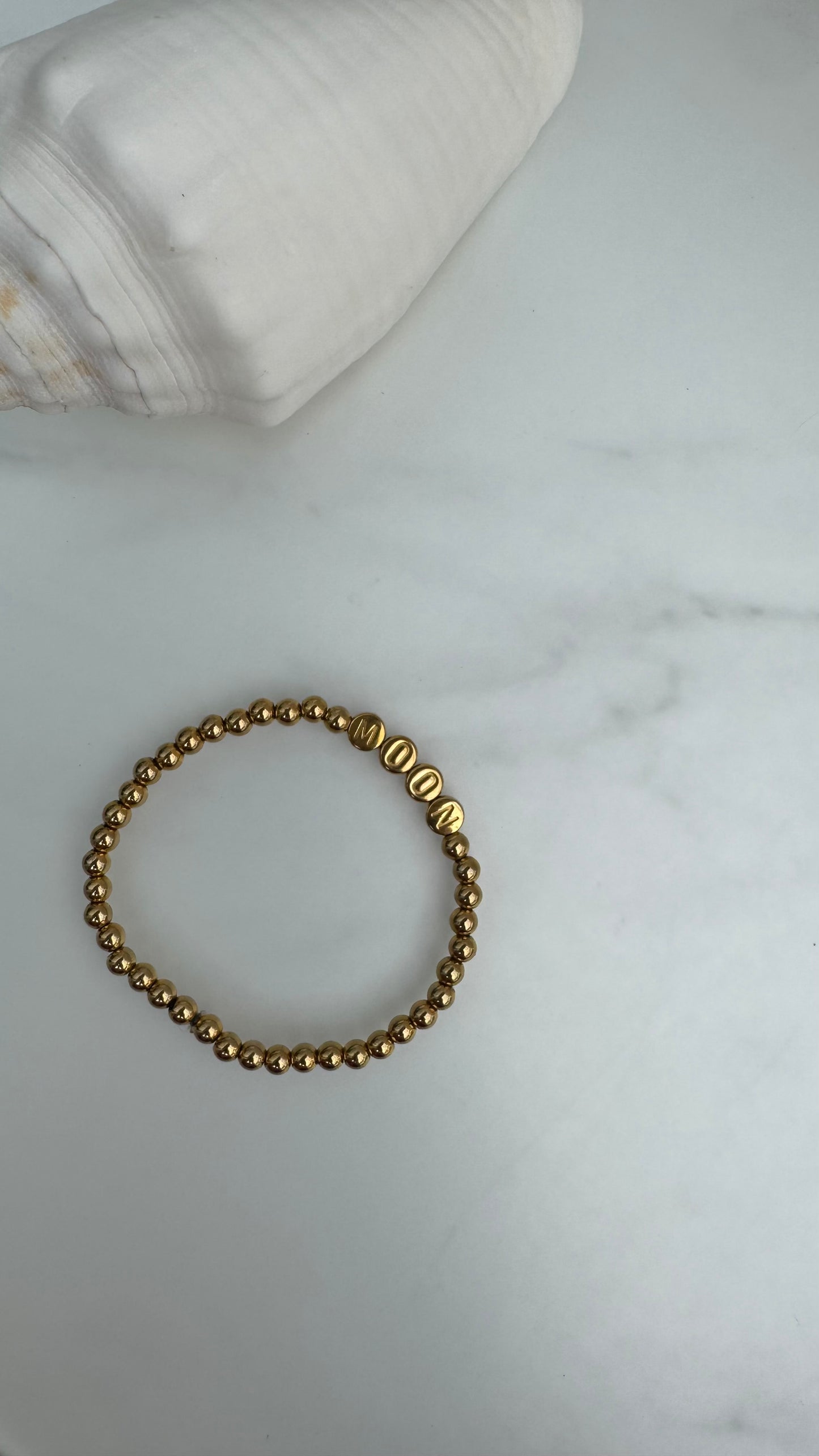 Personalisiertes Armband mit Hämatitkugeln | 18 Karat vergoldet