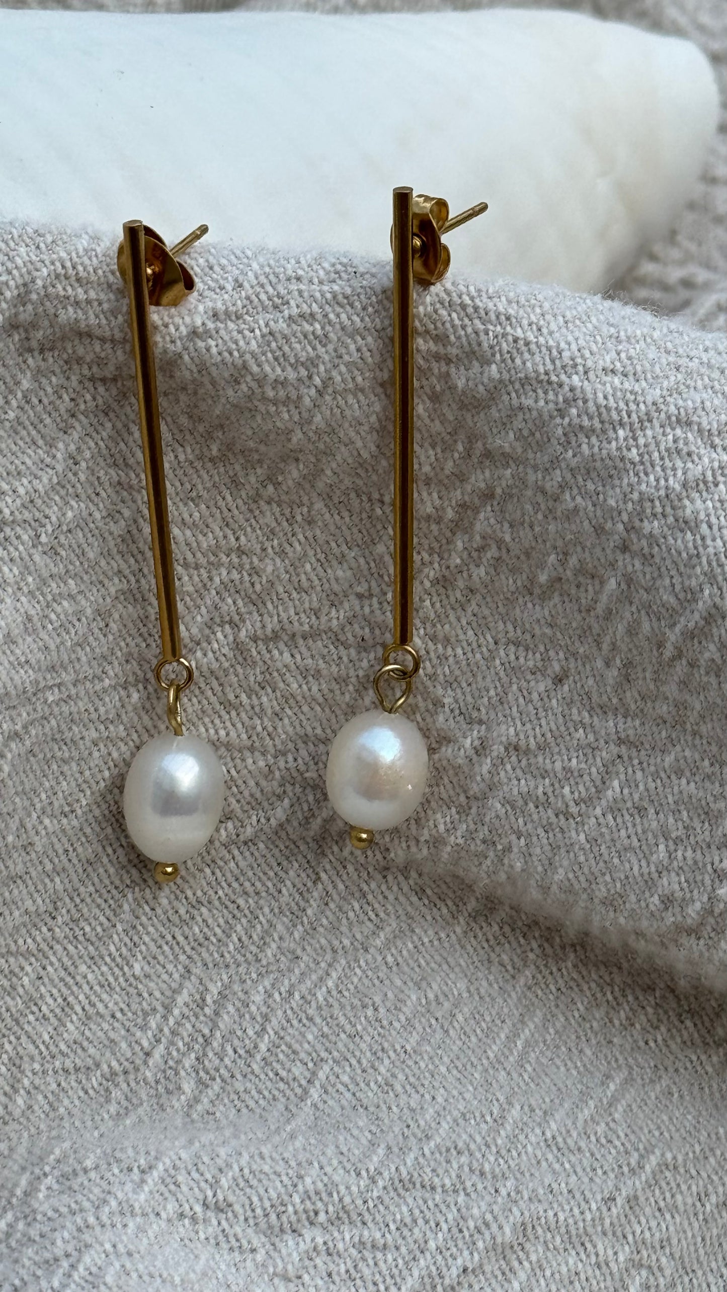Stabohrringe mit Perle