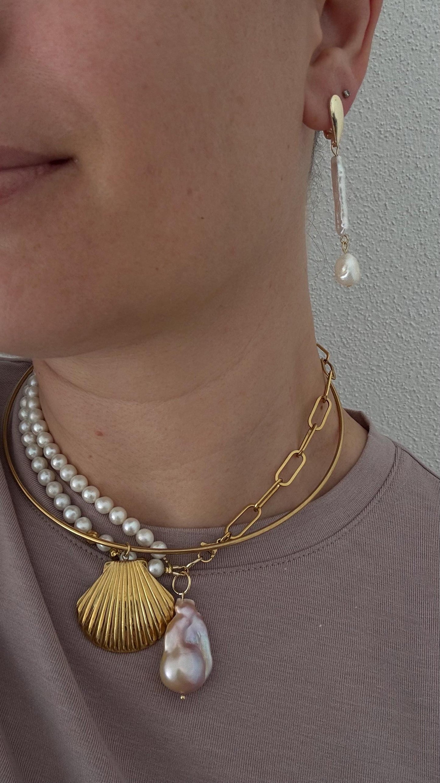 Perlenohrringe „Elli“ 18 Karat vergoldetes 925 Silber | wasserfest und nickelfrei